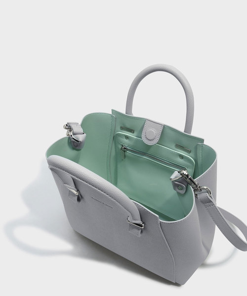 CHARLES & KEITH(チャールズ & キース)の「ストラクチャートップハンドルトートバッグ / STRUCTURED TOP HANDLE TOTE BAG (トートバッグ・レディース・ブラック/グレー・L)」の7枚目の写真