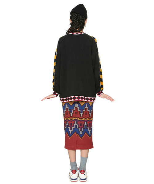 Desigual（デシグアル）の「「Desigual/デシグアル」 エキゾチックデザインスウェット（長袖）（スウェット・レディース・ブラック・S/M/L）」の2枚目の写真