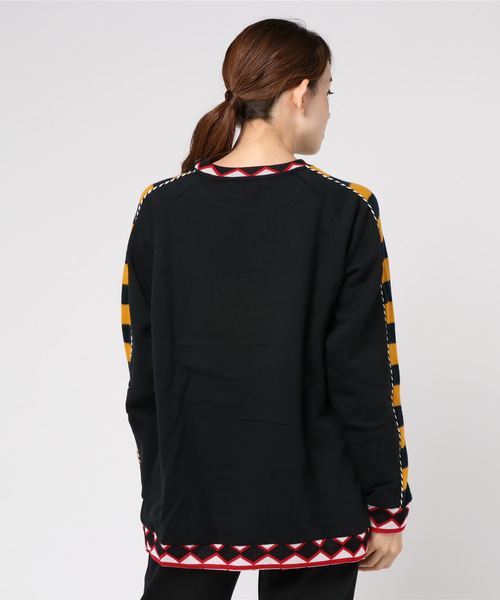Desigual（デシグアル）の「「Desigual/デシグアル」 エキゾチックデザインスウェット（長袖）（スウェット・レディース・ブラック・S/M/L）」の3枚目の写真