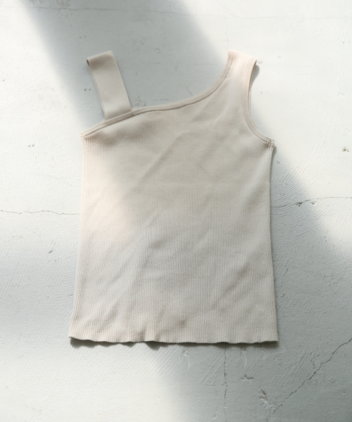 LOWRYS FARM（ローリーズファーム）の「スーピマアシメノースリーブ　828802（Tシャツ/カットソー・レディース・ブラック/ベージュ/ブラウン/オフホワイト・FREE）」の4枚目の写真