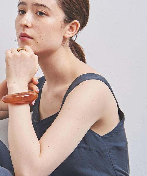 UNITED ARROWS（ユナイテッドアローズ）の「UWSC ハーフ バングル ◆（ブレスレット・レディース・ナチュラル/ホワイト/ブラウン・FREE）」の11枚目の写真