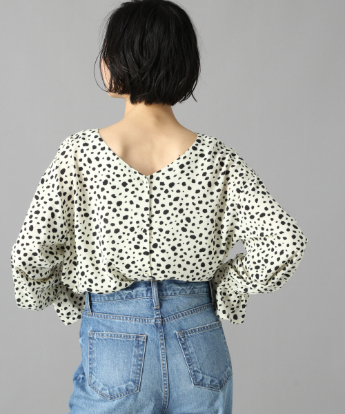 LOWRYS FARM（ローリーズファーム）の「ダルメシアンボウタイブラウス　848406（シャツ/ブラウス・レディース・ブラック/ブラウン/アイボリー・FREE）」の6枚目の写真