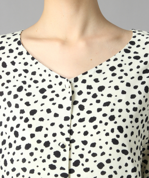 LOWRYS FARM（ローリーズファーム）の「ダルメシアンボウタイブラウス　848406（シャツ/ブラウス・レディース・ブラック/ブラウン/アイボリー・FREE）」の10枚目の写真