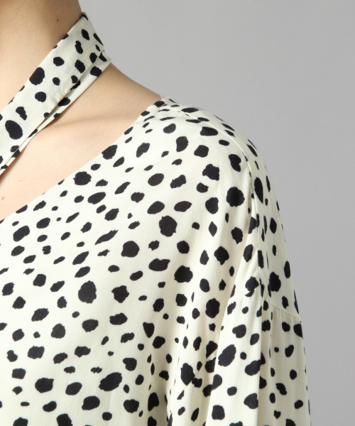 LOWRYS FARM（ローリーズファーム）の「ダルメシアンボウタイブラウス　848406（シャツ/ブラウス・レディース・ブラック/ブラウン/アイボリー・FREE）」の11枚目の写真
