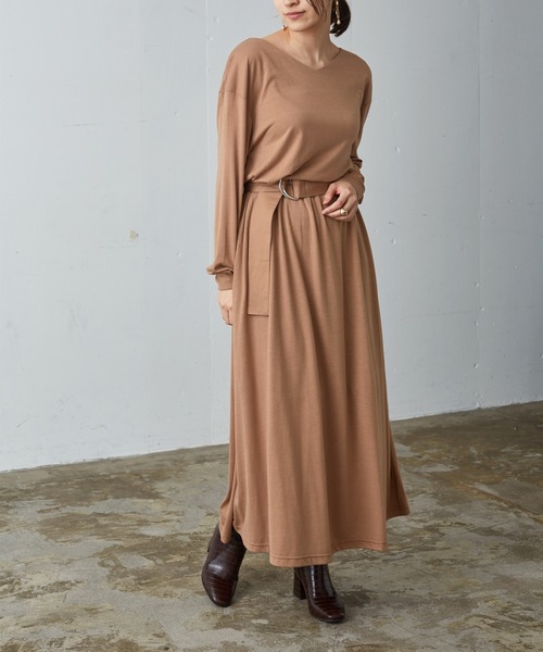 Chaco closet（チャコ クローゼット）の「ベルト付きVネックドルマンロングワンピース（ワンピース・レディース・ブラック/ベージュ/ネイビー/オリーブ/モカ・FREE）」の3枚目の写真