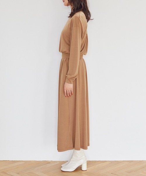 Chaco closet（チャコ クローゼット）の「ベルト付きVネックドルマンロングワンピース（ワンピース・レディース・ブラック/ベージュ/ネイビー/オリーブ/モカ・FREE）」の21枚目の写真