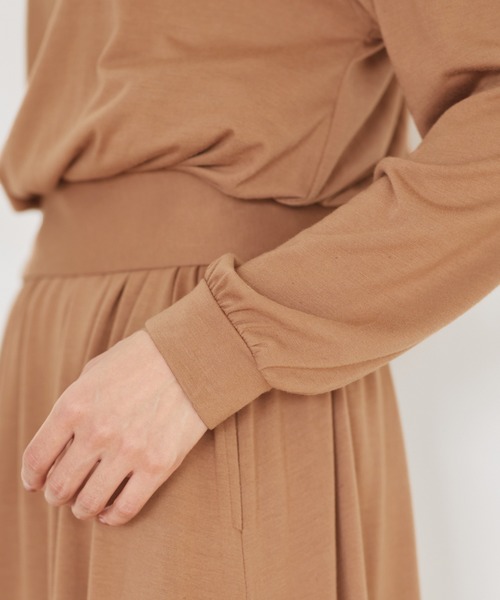 Chaco closet（チャコ クローゼット）の「ベルト付きVネックドルマンロングワンピース（ワンピース・レディース・ブラック/ベージュ/ネイビー/オリーブ/モカ・FREE）」の15枚目の写真