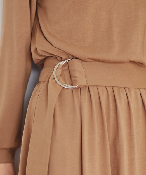 Chaco closet（チャコ クローゼット）の「ベルト付きVネックドルマンロングワンピース（ワンピース・レディース・ブラック/ベージュ/ネイビー/オリーブ/モカ・FREE）」の16枚目の写真