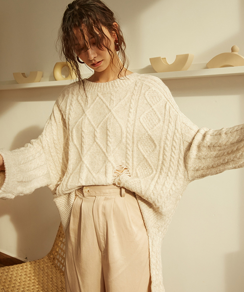 Knit Mix(ニットミックス)の「【Knit Mix】バックロング オーバーサイズ ケーブルニット(ニット/セーター・レディース・ホワイト/ベージュ/グレー・FREE)」の10枚目の写真