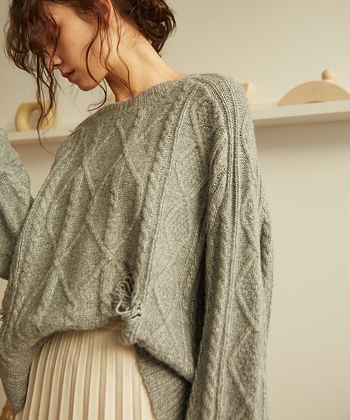 Knit Mix(ニットミックス)の「【Knit Mix】バックロング オーバーサイズ ケーブルニット(ニット/セーター・レディース・ホワイト/ベージュ/グレー・FREE)」の15枚目の写真