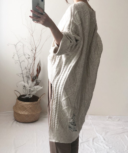 Knit Mix(ニットミックス)の「【Knit Mix】バックロング オーバーサイズ ケーブルニット(ニット/セーター・レディース・ホワイト/ベージュ/グレー・FREE)」の19枚目の写真