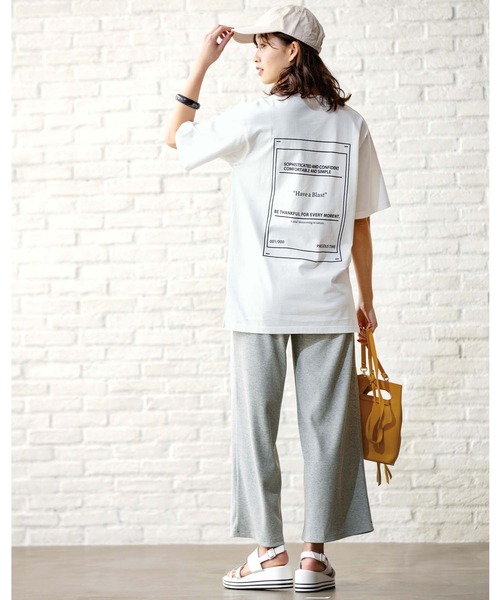 GeeRA（ジーラ）の「綿100％バックプリントＴシャツ（Tシャツ/カットソー・レディース・ベージュ/オフホワイト/ブラック・LARGE/X-LARGE/MEDIUM）」の6枚目の写真