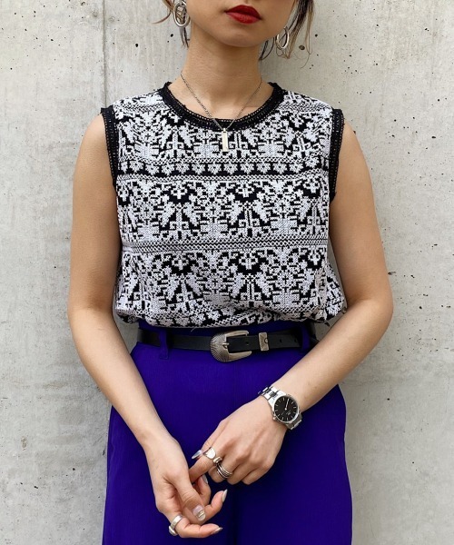 PAGEBOY（ページボーイ）の「クロスステッチ刺繍ノースリブラウス（シャツ/ブラウス・レディース・ブラック/オフホワイト・FREE）」の2枚目の写真