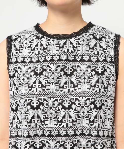 PAGEBOY（ページボーイ）の「クロスステッチ刺繍ノースリブラウス（シャツ/ブラウス・レディース・ブラック/オフホワイト・FREE）」の11枚目の写真