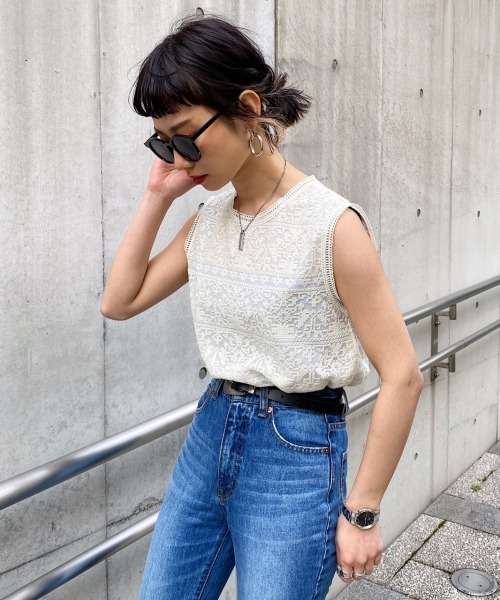 PAGEBOY（ページボーイ）の「クロスステッチ刺繍ノースリブラウス（シャツ/ブラウス・レディース・ブラック/オフホワイト・FREE）」の3枚目の写真