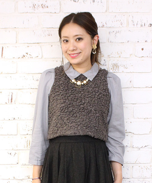 mystic（ミスティック）の「モコモコベストドッキングシャツ（シャツ/ブラウス・レディース・キャメル/ベージュ/チャコールグレー/ブラック・ﾌﾘ-）」の2枚目の写真