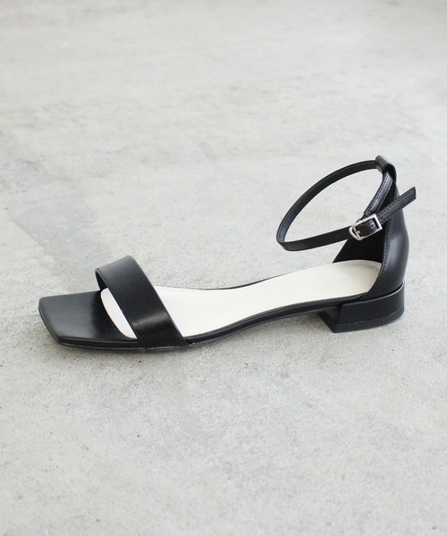 ADAM ET ROPE'(アダムエロペ)の「アンクルストラップフラットサンダル(サンダル・レディース・シルバー/ブラック/ベージュ/ラベンダー・37/38/36)」の6枚目の写真