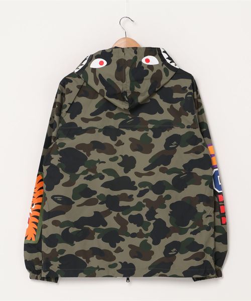 A BATHING APE(アベイシングエイプ)の「1ST CAMO SHARK HOODIE JACKET M(ミリタリージャケット・メンズ・グリーン/イエロー・MEDIUM/LARGE/SMALL/XX-LARGE/X-LARGE)」の3枚目の写真
