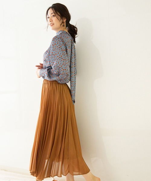 NARACAMICIE(ナラカミーチェ)の「トリコットジグザグヘムプリーツスカート(スカート・レディース・カーキ/キャメル/ブルー・MEDIUM)」の20枚目の写真