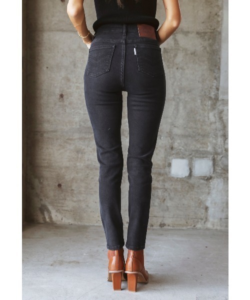 ALEXIA STAM（アリシアスタン）の「Arrow Pocket Skinny Pants/アローポケットスキニーパンツ（デニムパンツ・レディース・ブラック/ブラウン/ベージュ・XS/S/M）」の6枚目の写真