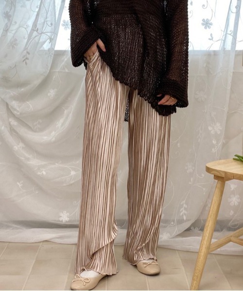 apres jour(アプレジュール)の「ベロアプリーツパンツ【ZOZOTOWN限定アイテム】(その他パンツ・レディース・ブラック/ダークブラウン/ベージュ/ミント/ダークブルー/ピンクベージュ・SMALL/MEDIUM/X-SMALL)」の4枚目の写真