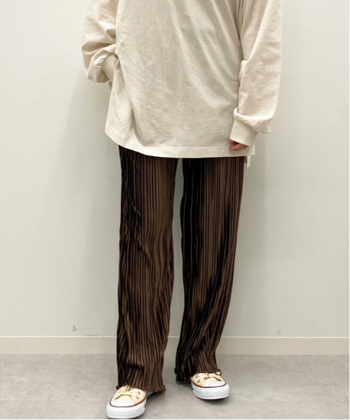 apres jour(アプレジュール)の「ベロアプリーツパンツ【ZOZOTOWN限定アイテム】(その他パンツ・レディース・ブラック/ダークブラウン/ベージュ/ミント/ダークブルー/ピンクベージュ・SMALL/MEDIUM/X-SMALL)」の12枚目の写真