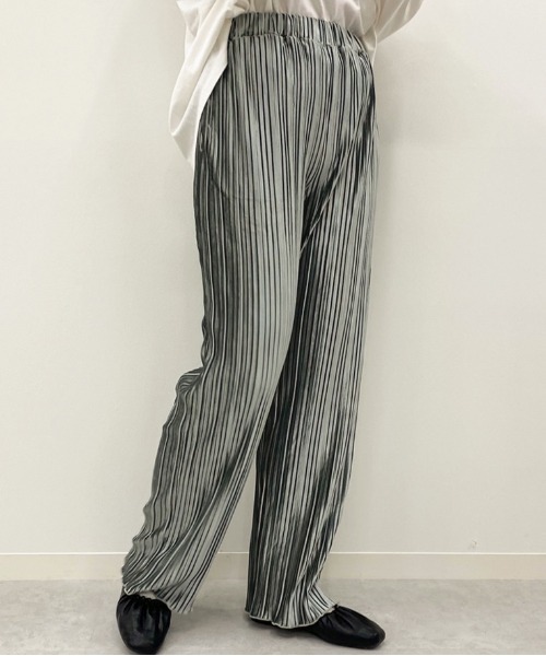 apres jour(アプレジュール)の「ベロアプリーツパンツ【ZOZOTOWN限定アイテム】(その他パンツ・レディース・ブラック/ダークブラウン/ベージュ/ミント/ダークブルー/ピンクベージュ・SMALL/MEDIUM/X-SMALL)」の19枚目の写真