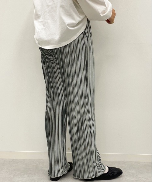 apres jour(アプレジュール)の「ベロアプリーツパンツ【ZOZOTOWN限定アイテム】(その他パンツ・レディース・ブラック/ダークブラウン/ベージュ/ミント/ダークブルー/ピンクベージュ・SMALL/MEDIUM/X-SMALL)」の21枚目の写真