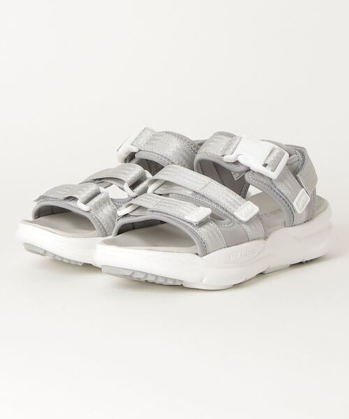 AKIII CLASSIC（アキクラシック）の「AKIII CLASSIC/アキクラシック 厚底 サンダル 韓国発　AKC-0034（サンダル・レディース・ブラック/ホワイト×ネイビー/グレー・23.0cm/24.0cm/25.0cm）」の3枚目の写真