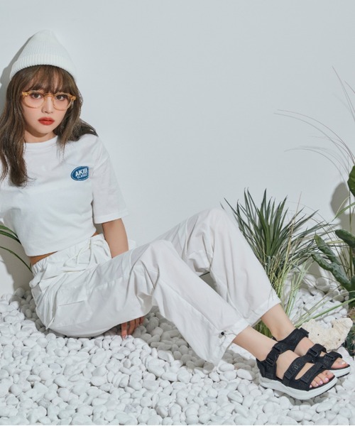 AKIII CLASSIC（アキクラシック）の「AKIII CLASSIC/アキクラシック 厚底 サンダル 韓国発　AKC-0034（サンダル・レディース・ブラック/ホワイト×ネイビー/グレー・23.0cm/24.0cm/25.0cm）」の8枚目の写真