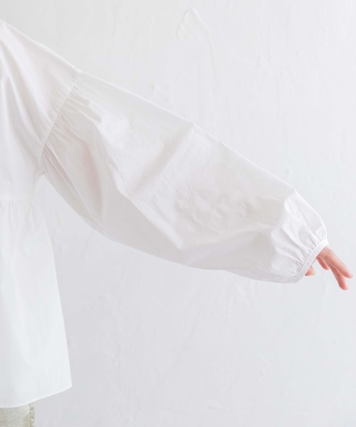 Mysa&Liina（ミーサリーナ）の「ペプラムコットンブラウス（シャツ/ブラウス・レディース・ブラック/ベージュ/オフホワイト/ブルー・M）」の16枚目の写真