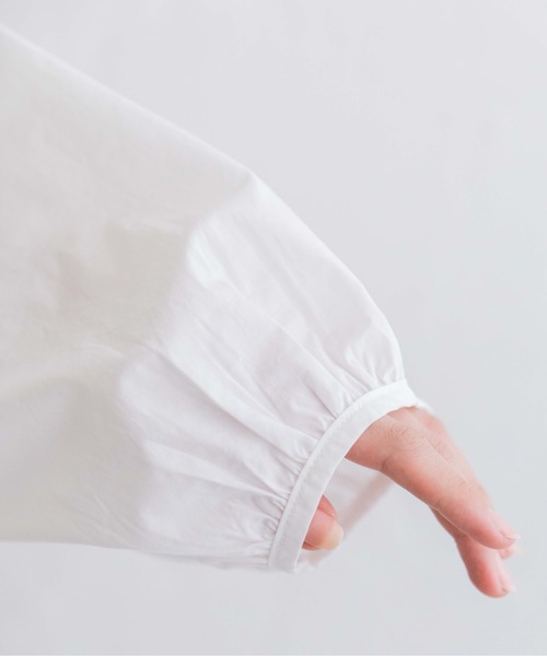 Mysa&Liina（ミーサリーナ）の「ペプラムコットンブラウス（シャツ/ブラウス・レディース・ブラック/ベージュ/オフホワイト/ブルー・M）」の17枚目の写真