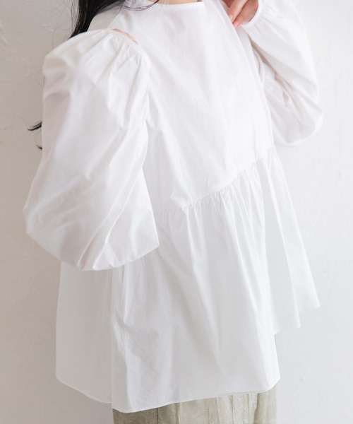 Mysa&Liina（ミーサリーナ）の「ペプラムコットンブラウス（シャツ/ブラウス・レディース・ブラック/ベージュ/オフホワイト/ブルー・M）」の19枚目の写真