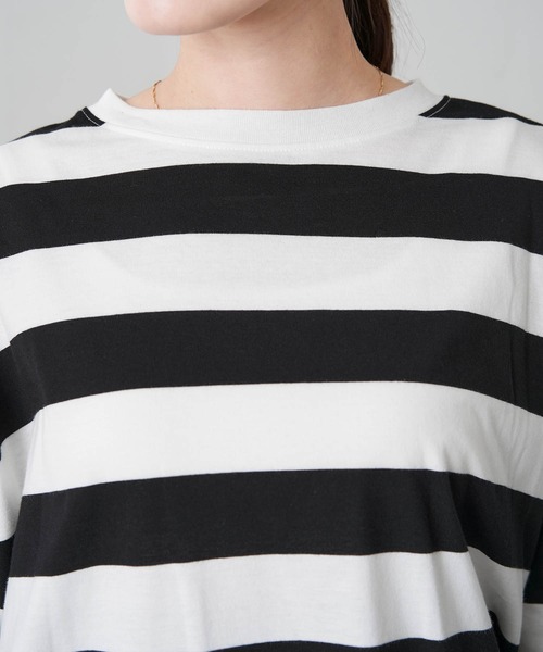 Chaco closet(チャコ クローゼット)の「オーバーサイズドロップショルダー太ボーダーロンT(Tシャツ/カットソー・レディース・ライラック/ブラック/オレンジ/グレー/イエロー・FREE)」の22枚目の写真