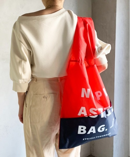 CASA FLINE（カーサフライン）の「【ETHICALTOMORROW】再生PETのBAGでNO PLASTICを叫ぶBAG（エコバッグ/サブバッグ・レディース・ホワイト/チャコールグレー/ライトグレー/ブラック/ネイビー/グレー/レッド/カーキ/オレンジ/ライトブルー/ブルー/ベージュ・FREE）」の11枚目の写真