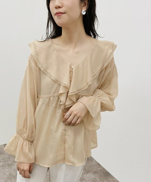 apres jour mignon（アプレジュールミニョン）の「ラメシアーラッフルブラウス 【ZOZOTOWN限定アイテム】（シャツ/ブラウス・レディース・ブラック/ベージュ/アイボリー・フリー/X-LARGE）」の3枚目の写真