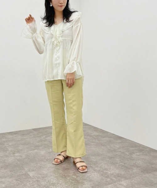 apres jour mignon（アプレジュールミニョン）の「ラメシアーラッフルブラウス 【ZOZOTOWN限定アイテム】（シャツ/ブラウス・レディース・ブラック/ベージュ/アイボリー・フリー/X-LARGE）」の17枚目の写真