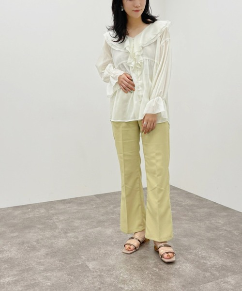 apres jour mignon（アプレジュールミニョン）の「ラメシアーラッフルブラウス 【ZOZOTOWN限定アイテム】（シャツ/ブラウス・レディース・ブラック/ベージュ/アイボリー・フリー/X-LARGE）」の19枚目の写真