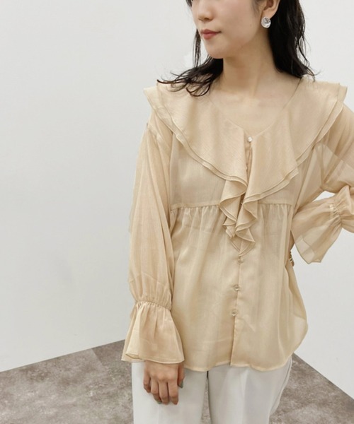 apres jour mignon（アプレジュールミニョン）の「ラメシアーラッフルブラウス 【ZOZOTOWN限定アイテム】（シャツ/ブラウス・レディース・ブラック/ベージュ/アイボリー・フリー/X-LARGE）」の4枚目の写真