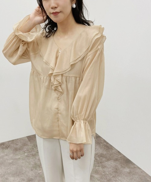 apres jour mignon（アプレジュールミニョン）の「ラメシアーラッフルブラウス 【ZOZOTOWN限定アイテム】（シャツ/ブラウス・レディース・ブラック/ベージュ/アイボリー・フリー/X-LARGE）」の5枚目の写真
