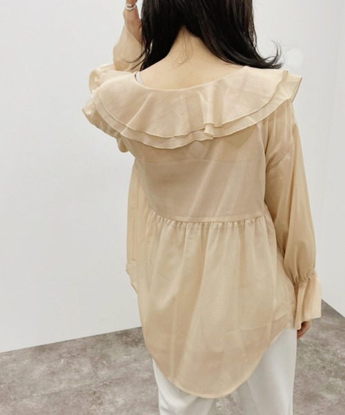apres jour mignon（アプレジュールミニョン）の「ラメシアーラッフルブラウス 【ZOZOTOWN限定アイテム】（シャツ/ブラウス・レディース・ブラック/ベージュ/アイボリー・フリー/X-LARGE）」の6枚目の写真