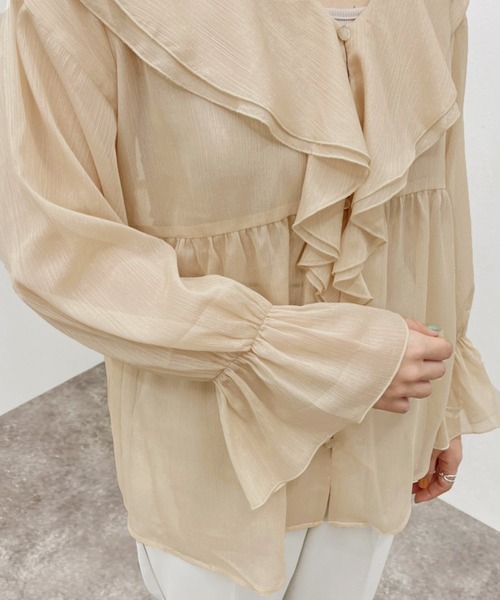 apres jour mignon（アプレジュールミニョン）の「ラメシアーラッフルブラウス 【ZOZOTOWN限定アイテム】（シャツ/ブラウス・レディース・ブラック/ベージュ/アイボリー・フリー/X-LARGE）」の13枚目の写真