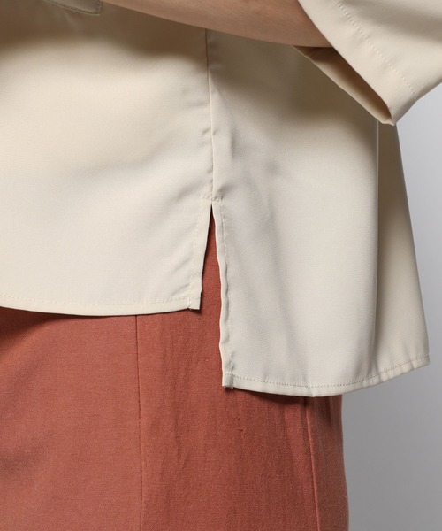 mysty woman（ミスティウーマン）の「サテン開襟シャツ 950562（シャツ/ブラウス・レディース・ベージュ/グレイッシュブルー/テラコッタ・FREE）」の15枚目の写真