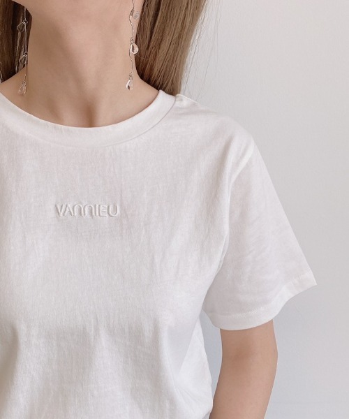 VANNIE U(ヴァニーユー)の「ぷっくりミニ刺繍ロゴTシャツ(Tシャツ/カットソー・レディース・ホワイト/ブラック・FREE)」の11枚目の写真