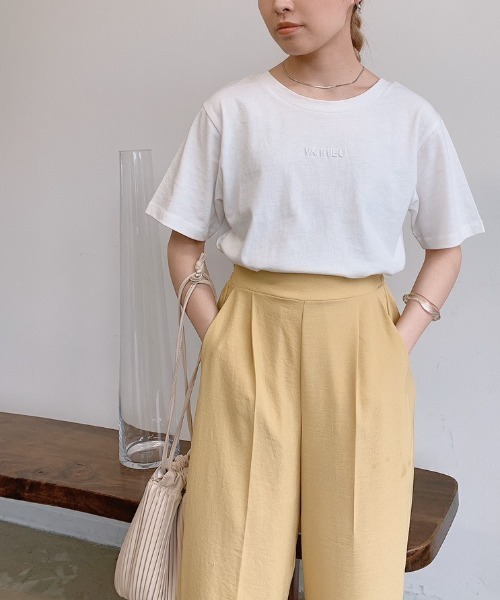 VANNIE U(ヴァニーユー)の「ぷっくりミニ刺繍ロゴTシャツ(Tシャツ/カットソー・レディース・ホワイト/ブラック・FREE)」の4枚目の写真