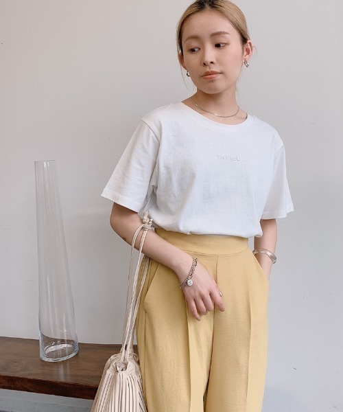 VANNIE U(ヴァニーユー)の「ぷっくりミニ刺繍ロゴTシャツ(Tシャツ/カットソー・レディース・ホワイト/ブラック・FREE)」の8枚目の写真