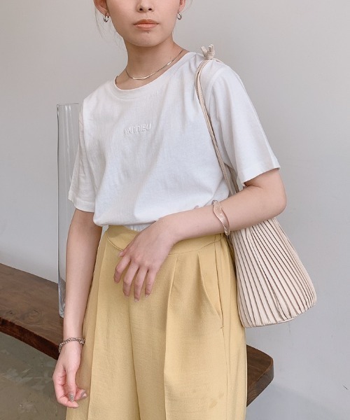 VANNIE U(ヴァニーユー)の「ぷっくりミニ刺繍ロゴTシャツ(Tシャツ/カットソー・レディース・ホワイト/ブラック・FREE)」の21枚目の写真