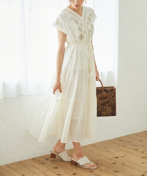 Rewde（ルゥデ）の「刺繍ティアードワンピース（1R05-L811144