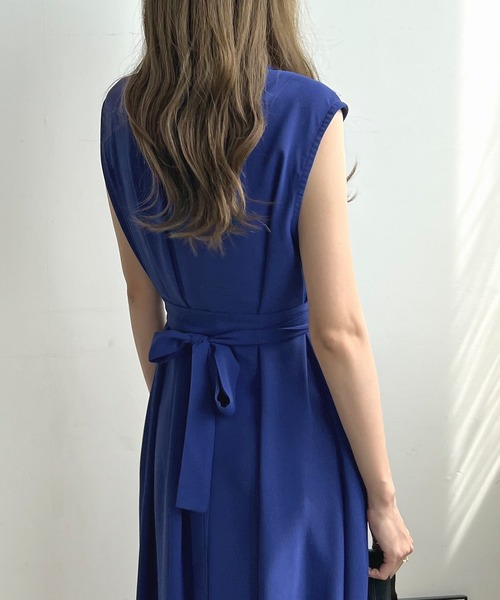 Futier land（フューティアランド）の「ショルダータックロングワンピース（ワンピース・レディース・グレー系その他/レッド/ターコイズブルー/ブラック/ロイヤルブルー/グリーン/ライトパープル/ライトブラウン/グリーン系その他・FREE）」の20枚目の写真