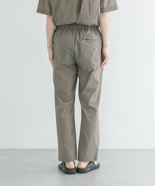URBAN RESEARCH（アーバンリサーチ）の「AIR NYLON イージーパンツ（その他パンツ・メンズ・ブラック/ベージュ系その他・MEDIUM/LARGE）」の12枚目の写真